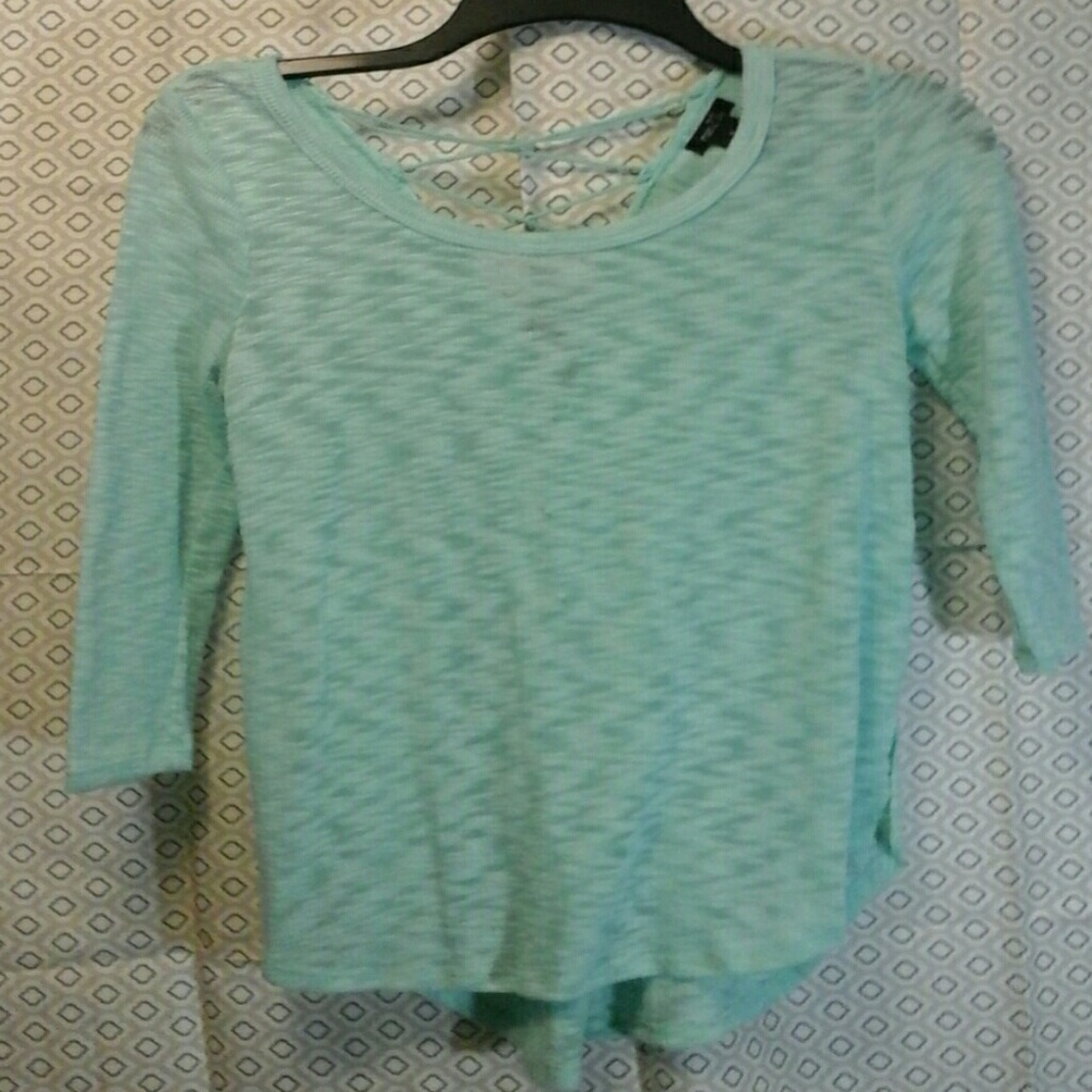 3/4 length  sleeved top